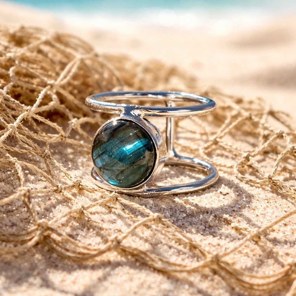 Labradorite Ring - Picture 3 of 15
